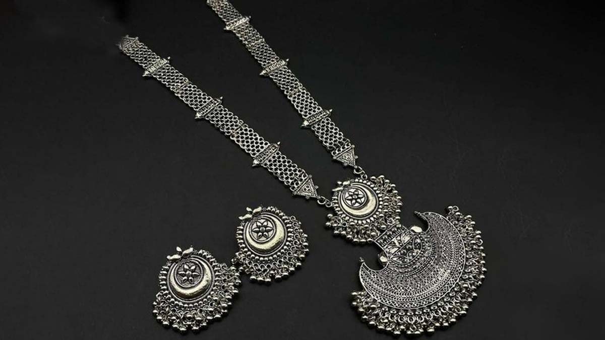 how to style silver jewellery