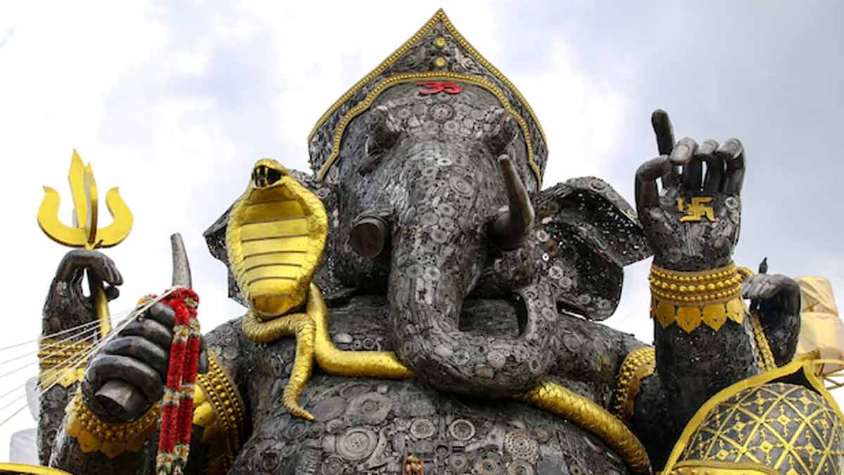 iron metal is not good in puja