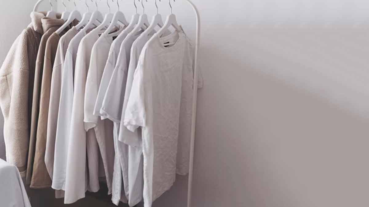 is bleach good for white clothes