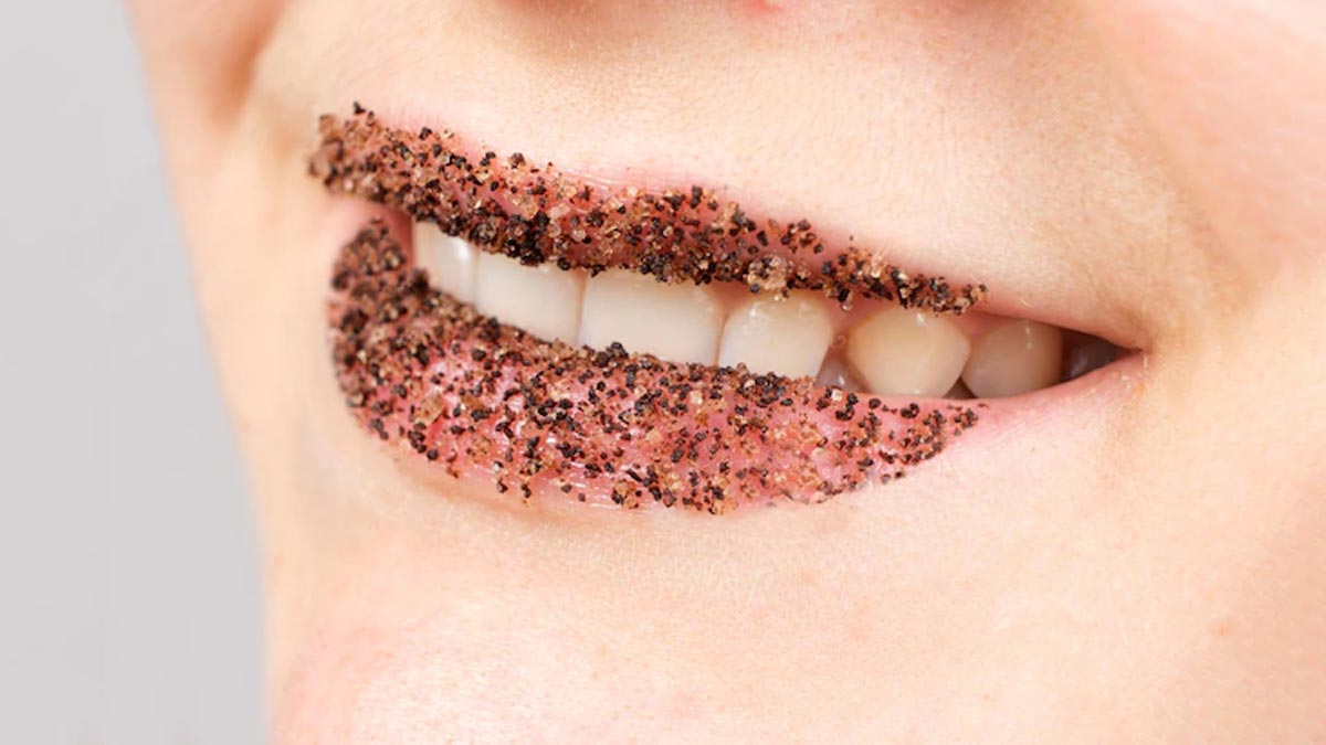 lip coffee scrub