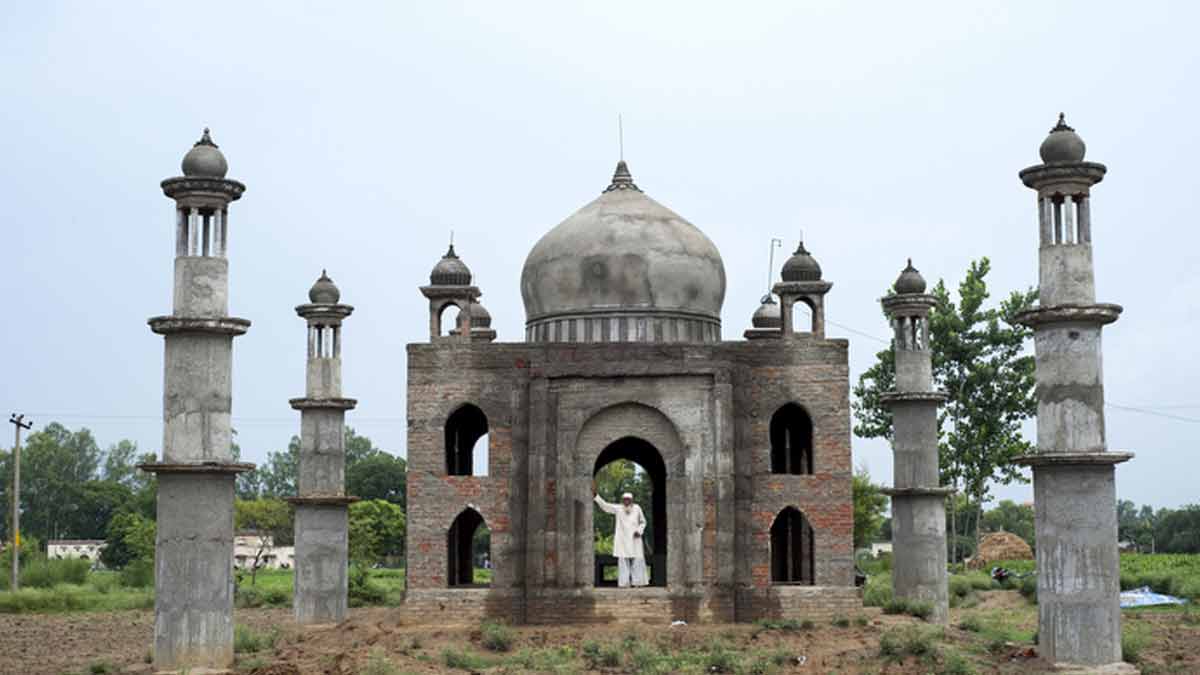 Mini Taj Mahal Replica