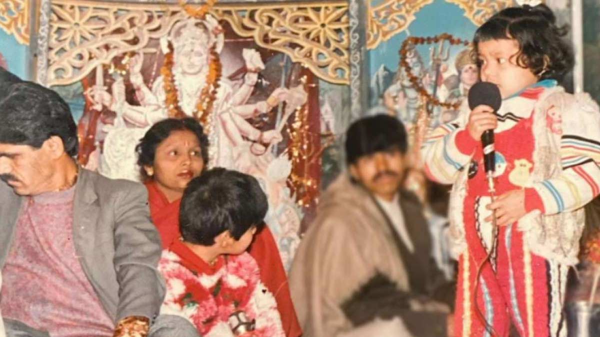 4 साल की उम्र से शुरू किया गाना neha kakkad with brother