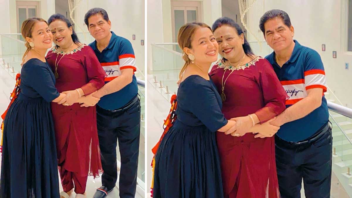 पेरेंट्स के साथ शेयर की तस्वीर neha kakkad with parents