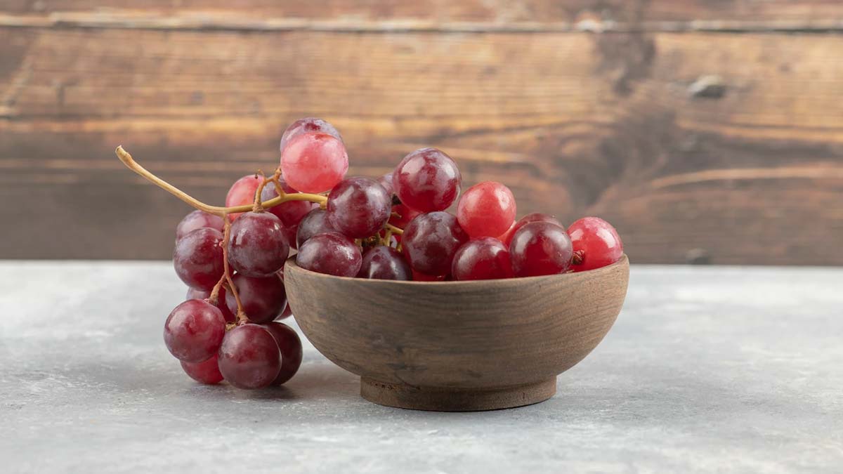 Red Grapes benefits for Skin In Hindi लाल अंगूर के फायदे Red Grape