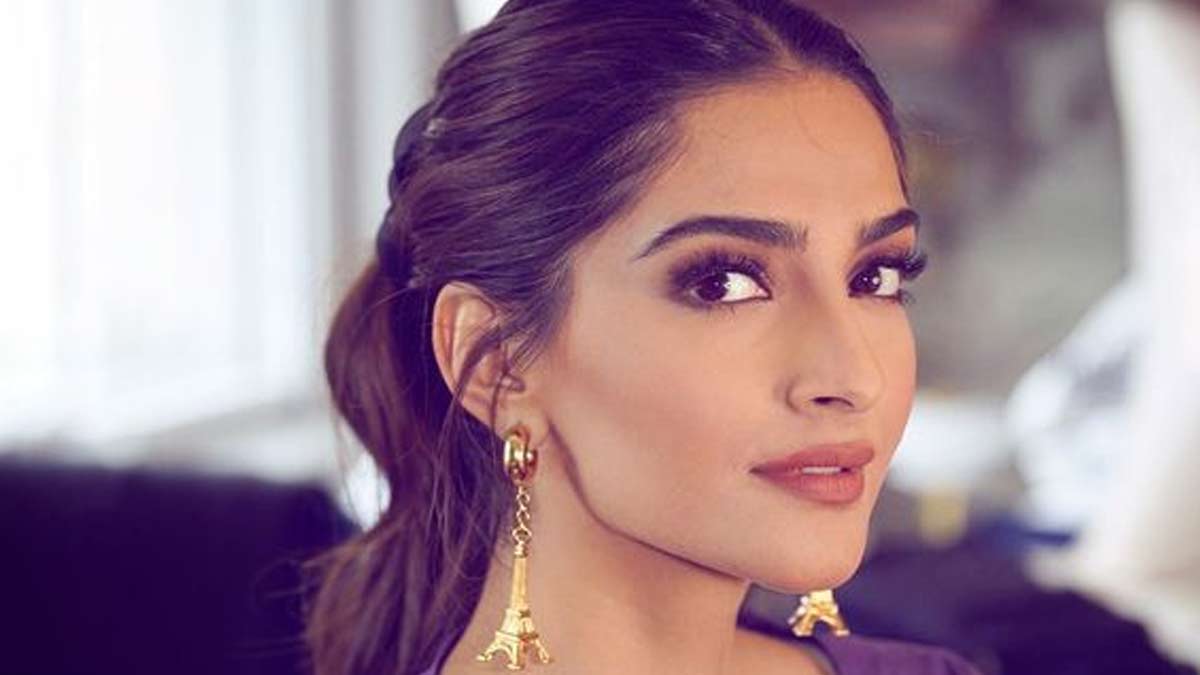 sonam kapoor and her controversies