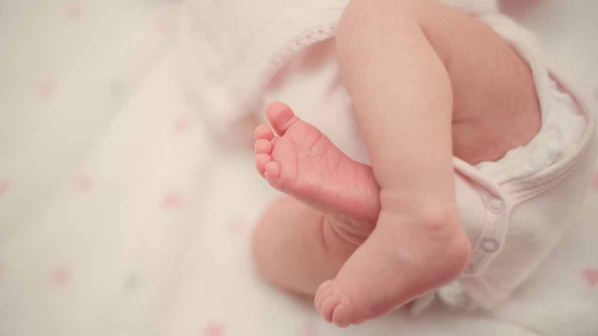 student baby delivery news