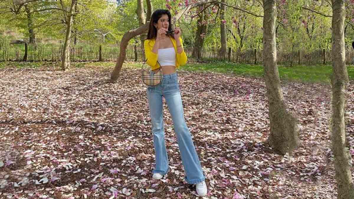 top you can wear with bootcut jeans