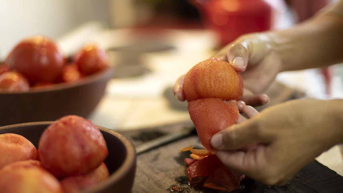 स्क्रबिंग के लिए uses of vegetable for chips peels for scrubing inside