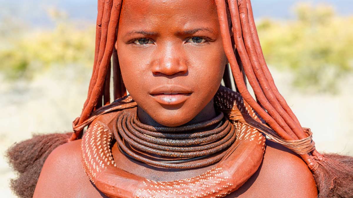 why himba tribe women never take bath ()
