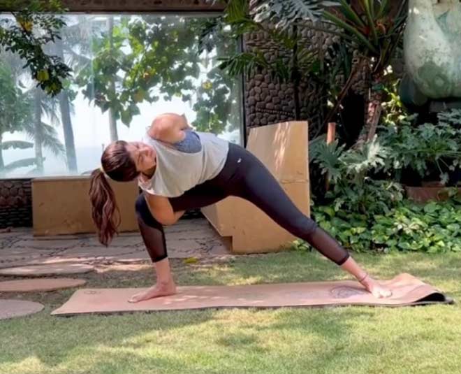 Baddha Trikonasana