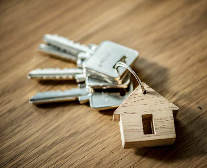 Follow These Vastu Tips To Keep Keys In The Home In Hindi