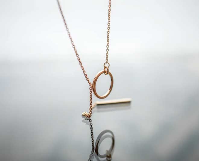 Gold Chain Necklaces With Layers That Are Perfect To Go With Any