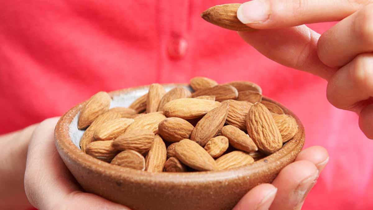 Shahnaz Husain Tips How to Use Almonds for Neck Wrinkles गर्दन की