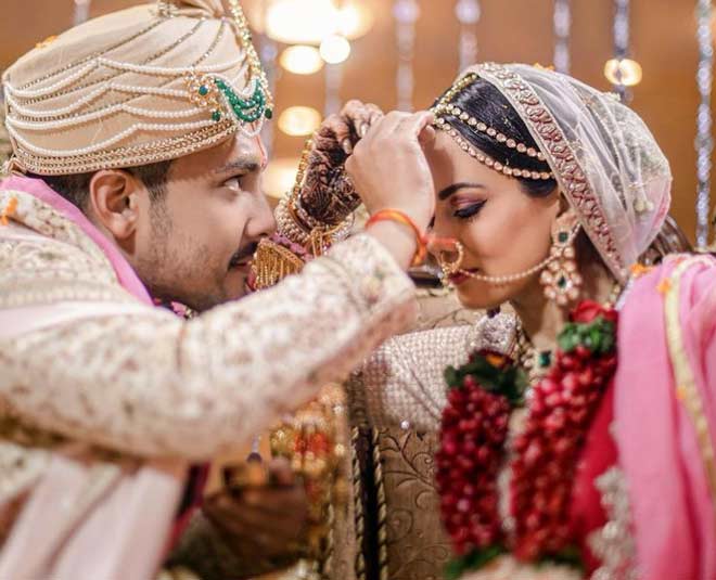 aditya narayan shweta agarwal marriage