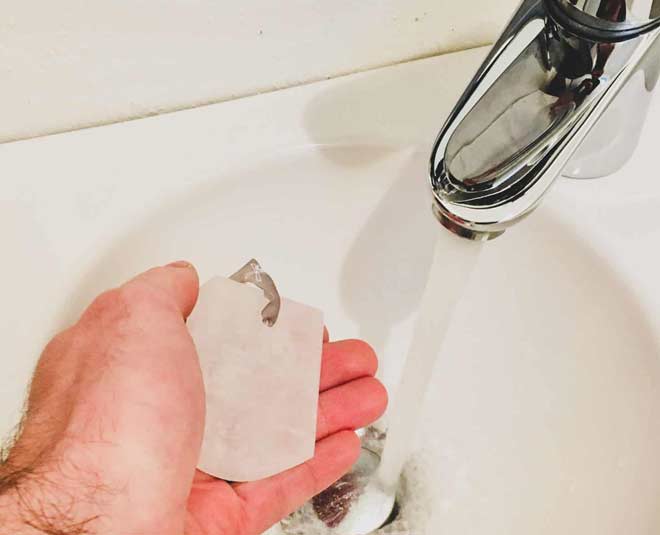 alum use in bathroom insidE 