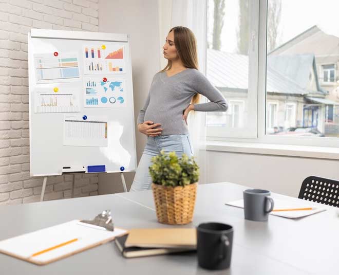 Know How To Announce Your Pregnancy In The Office In Hindi know how