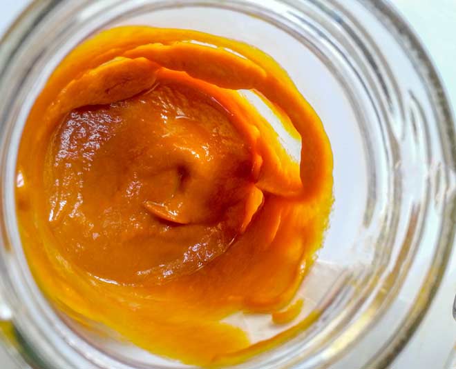 Pamper Your Skin With This Easy Gram FlourAt Home HerZindagi Pamper Your Skin With This Easy Gram FlourAt Home HerZindagi