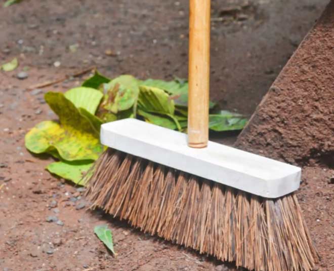 गार्डन ब्रूम- best broom for gardening
