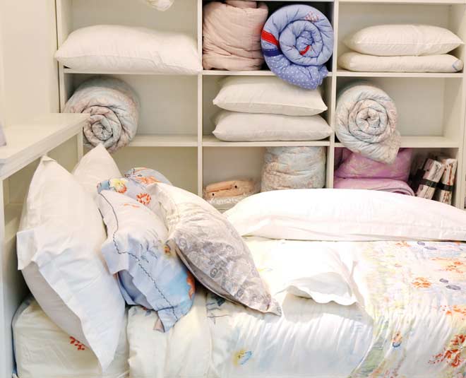 How to Store Blankets to Save Space in Hindi how to store blankets to