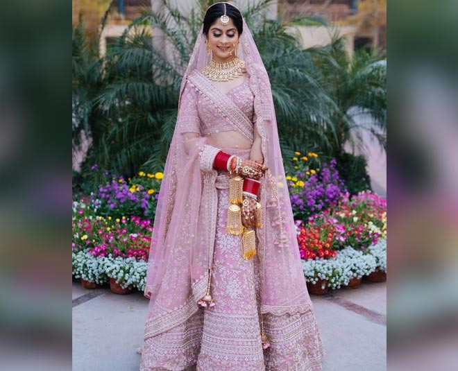 Bride Opted For Oxidised Silver Jewellery With Grey Lehenga | इस दुल्हन ने  शादी में पहना ग्रे लहंगा