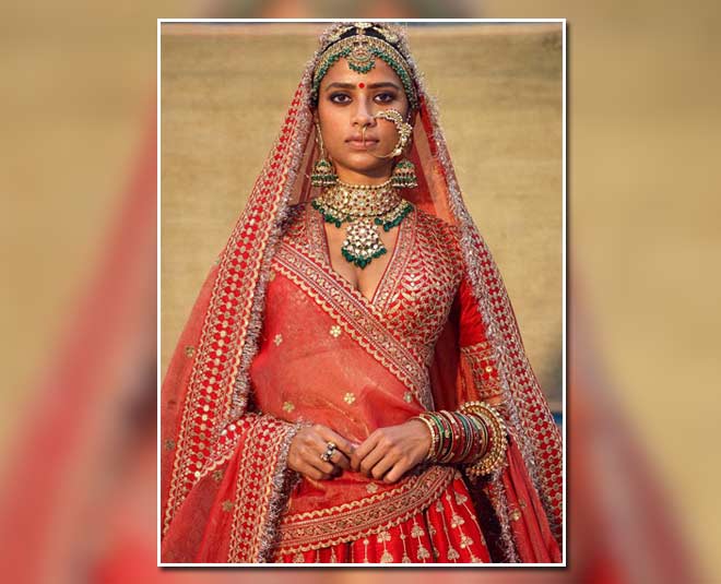 heavy choker jewellery