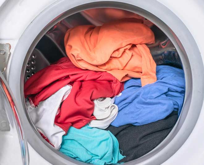 hacks-to-wash-coloured-clothes-in-washing-machine