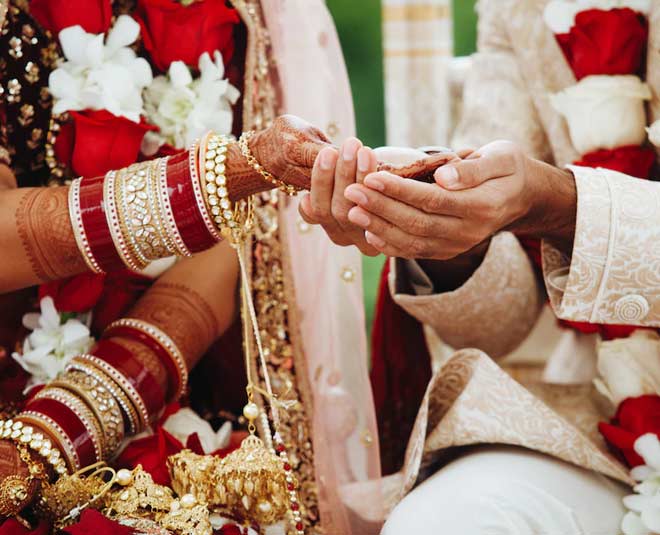 5 Ways To Downsize Your Wedding Guest List | HerZindagi