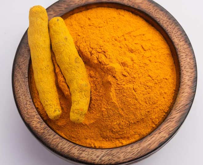 Get Rid Of Stubborn Turmeric Stains From Face, Hands And Nails With These  Tips | HerZindagi
