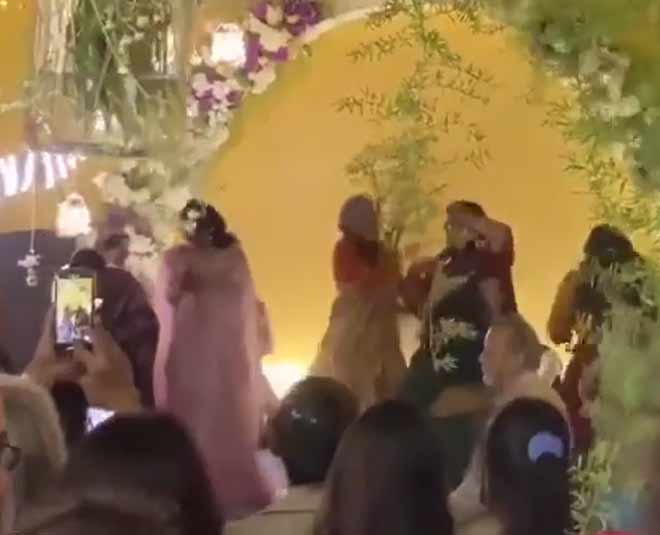 supriya pathak dance