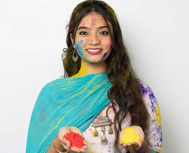 Tips for Oral Health During Holi in Hindi होली के दौरान मुंह की
