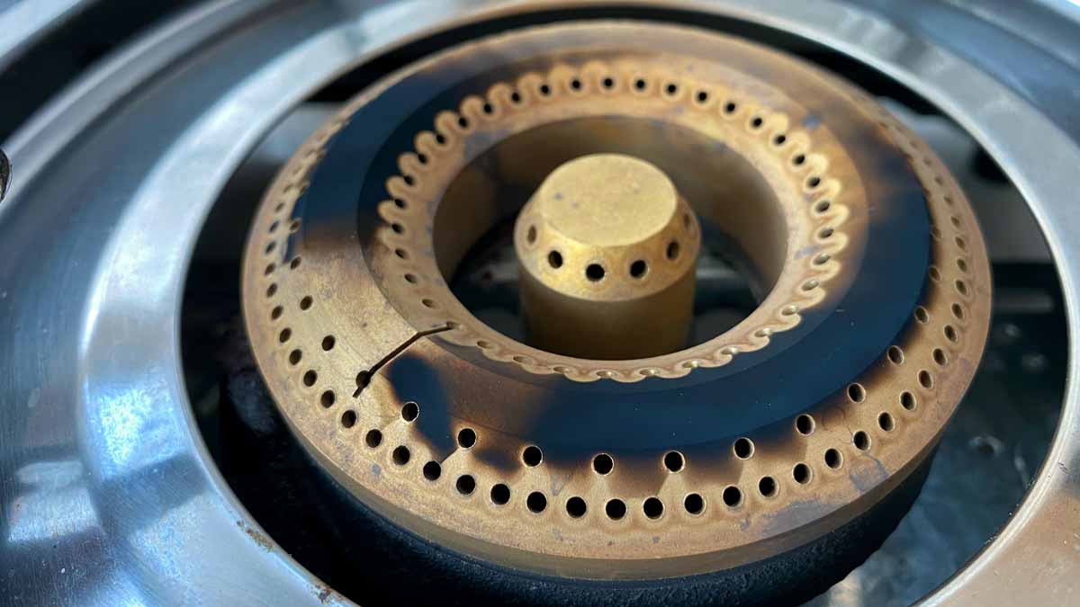 Ways to Clean Brass Burner at Home in Hindiगैस चूल्हा साफ करने की विधि