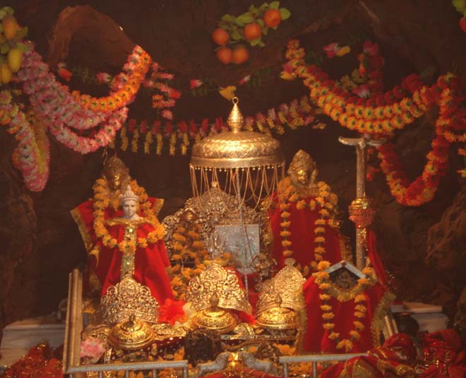 Navratri Special Visit These Famous Durga Temples During The Festive Season Herzindagi 4471