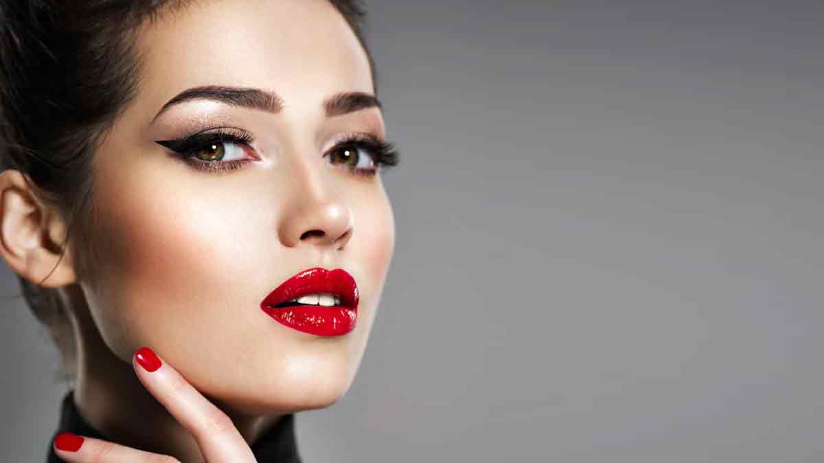 bold lips for big forehead