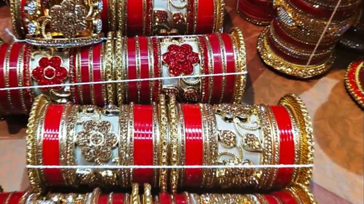 bridal  shopping places  in old sadar bazar delhi inside 