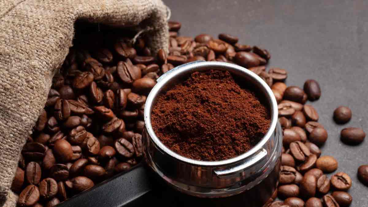 coffee ground for cracked heel