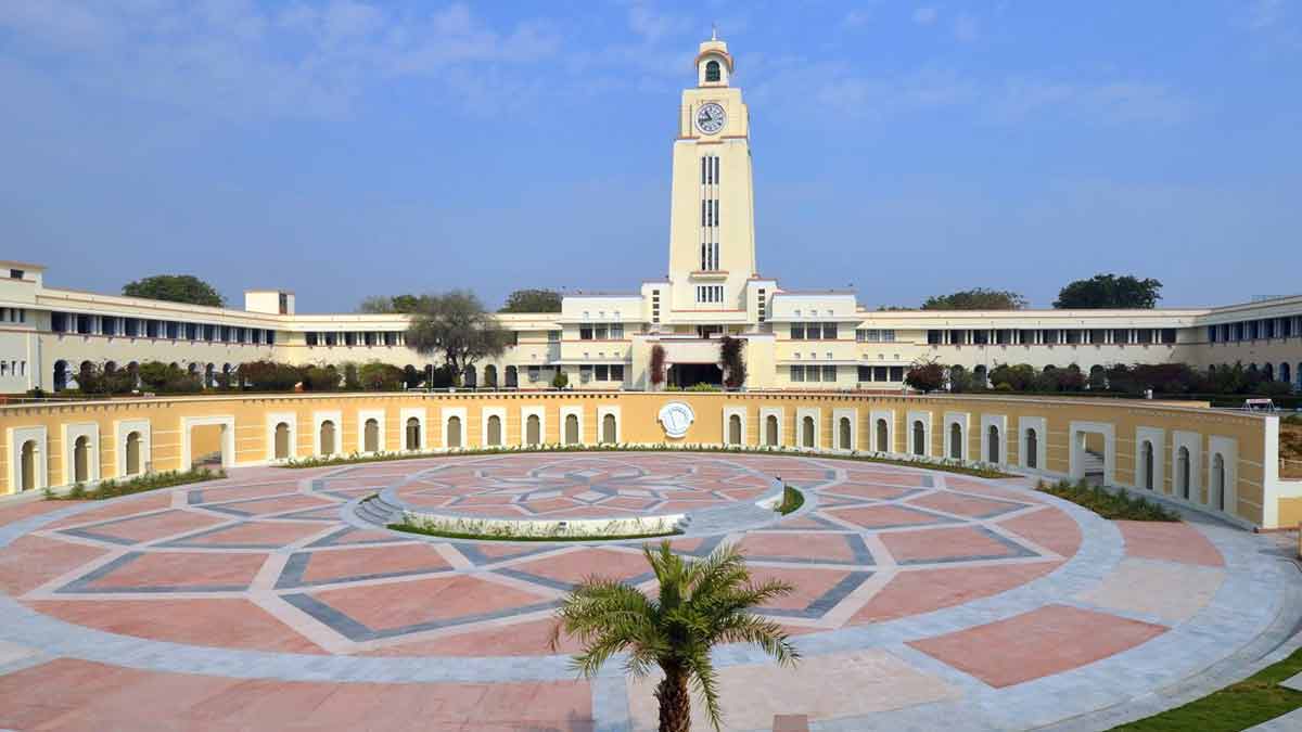 top-universities-in-india-indian-famous