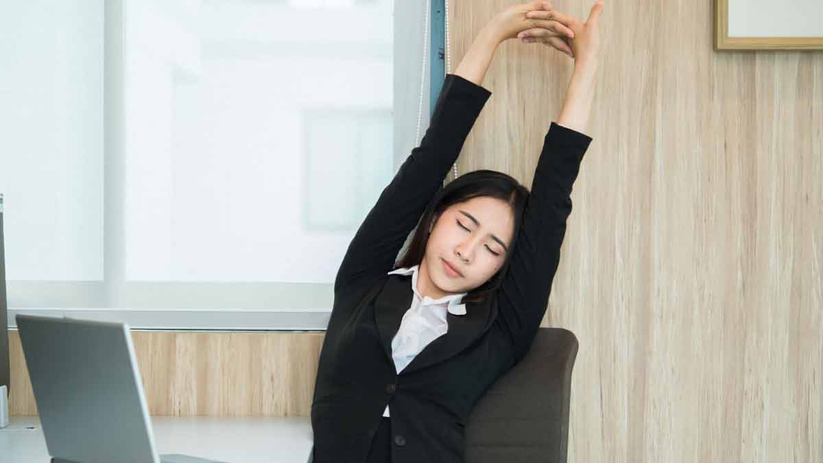 fat tummy reducing by sitting