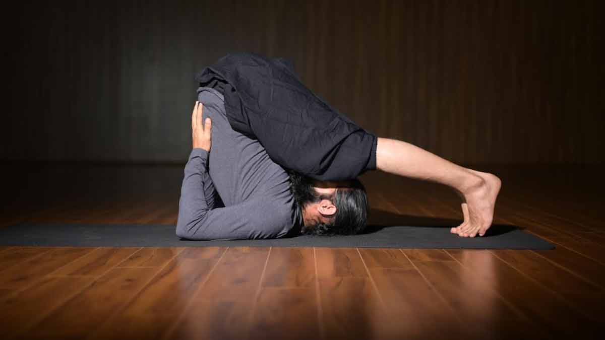YOGA ASANAS TO IMPROVE EYE SIGHT - Chaitanya Wellness Yoga Academy