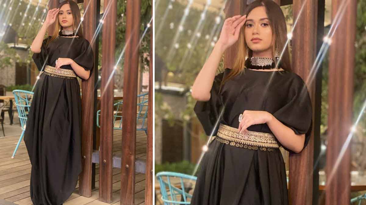 Jannat Zubair In Our Knotting Shoulder Velvet Dress – Made For Her Label