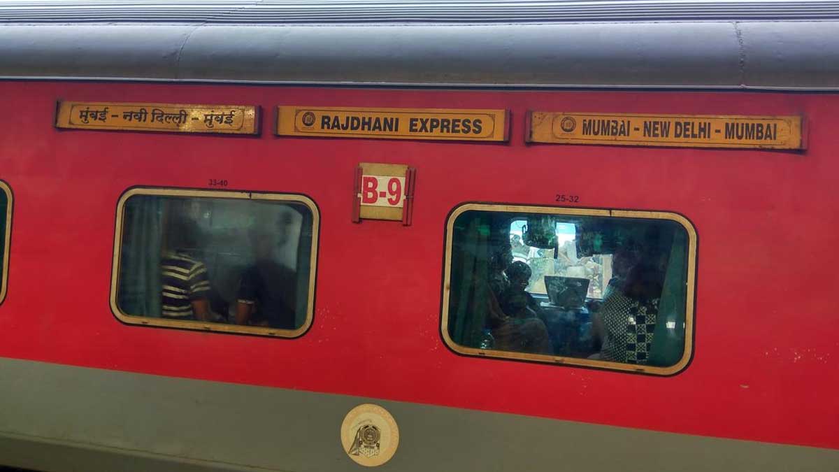 Indian Railways Mumbai New Delhi Rajdhani Express Mumbai New Delhi Rajdhani Turns 50