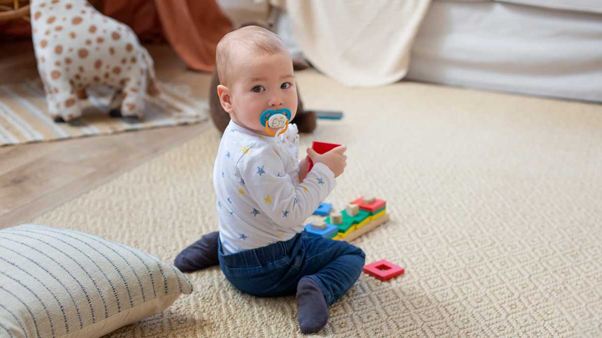 Know The Side Effects Of Baby Pacifier By Expert बच्चे को पेसिफायर