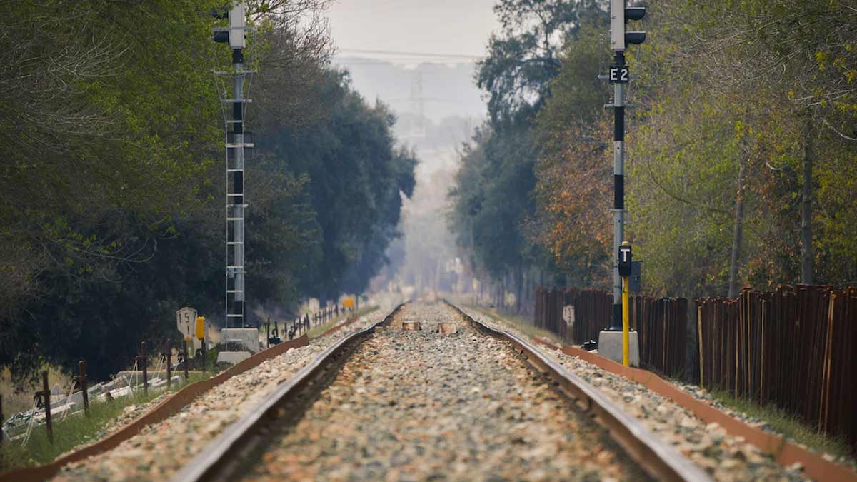 railway-tracks-stones-on-tracks-indian-railway-stones-on-railway