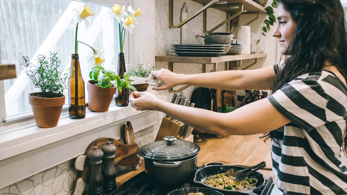 right gas stove in kitchen placement