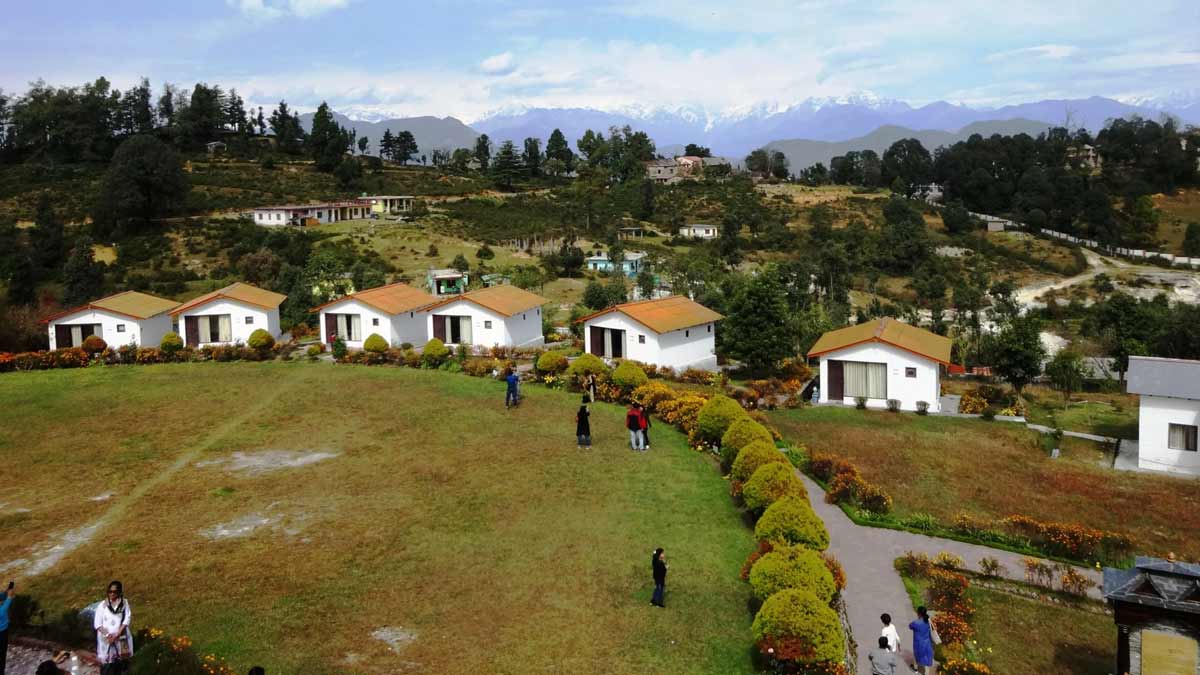 tourist places of chaukori uttarakhand Inside 