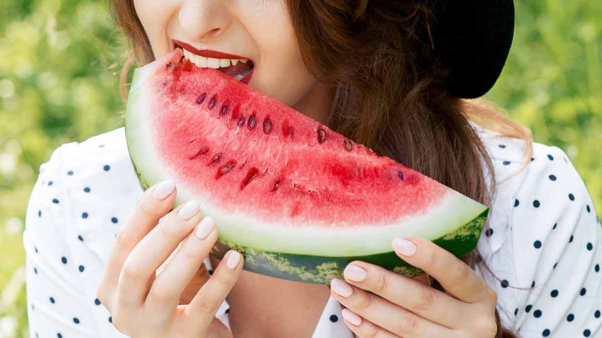 side-effects-of-eating-watermelon-empty-stomach-in-hindi