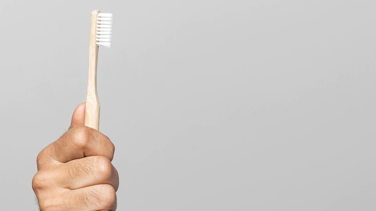 ways to clean white shoes ()