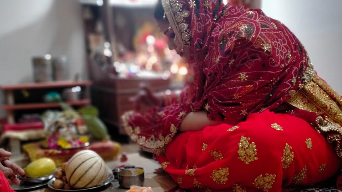 why people cover their head in any auspicious occasion in hindi