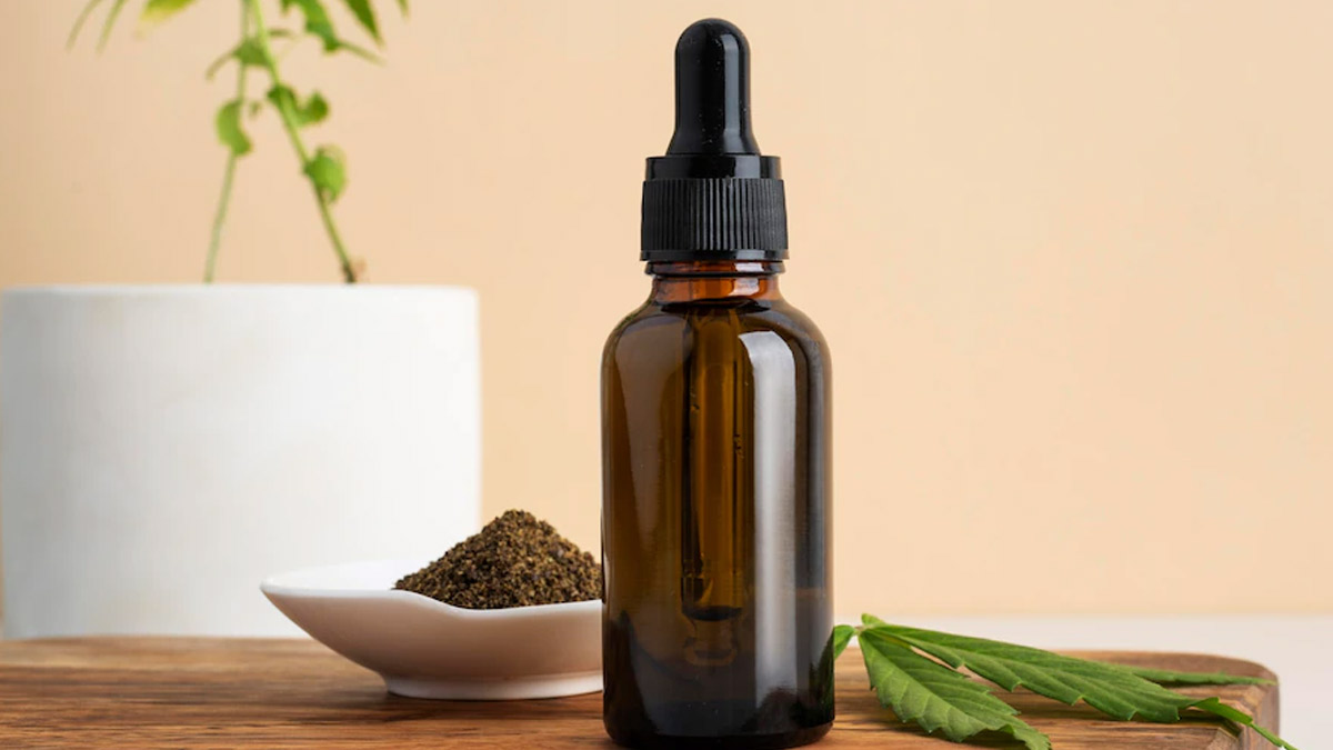 Expert Tips For Using Neem Oil On Face फेस पर नीम का तेल इस्तेमाल