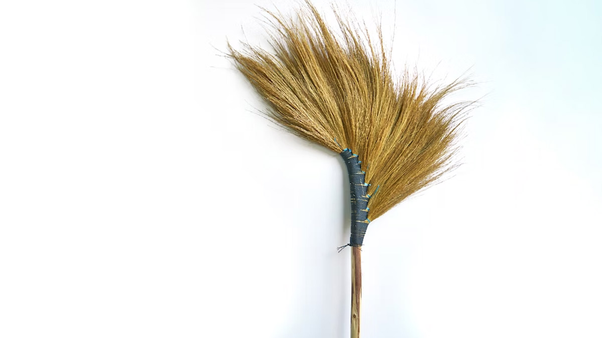 broom dream ka matlab