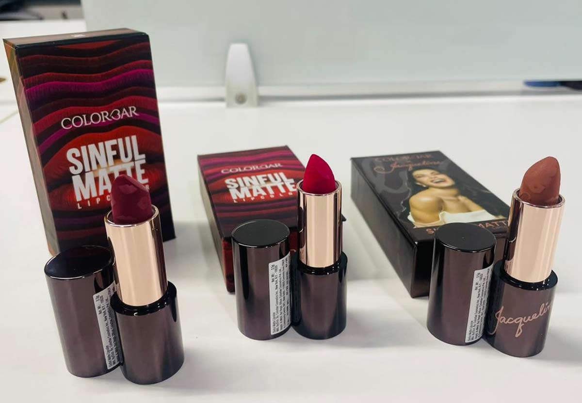 How Do You Use Matte Colorbar Lipstick| लिपस्टिक का रिव्यू| HZ Colorbar  Lipstick Review